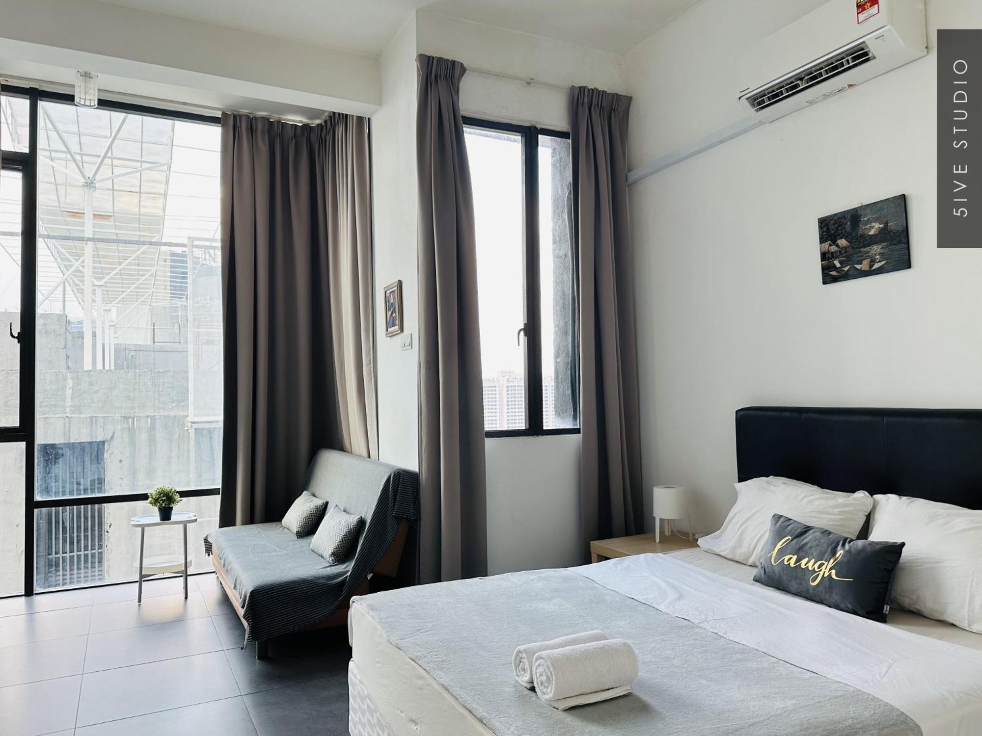 Five Studio - Empire Damansara Petaling Jaya Buitenkant foto